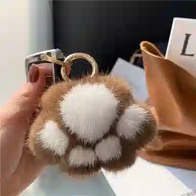 心水好物 创意可爱猫掌印舒适手感汽车高级感包包 毛绒 挂件 男女同款情侣款