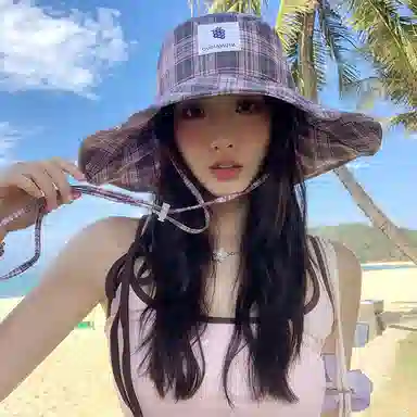 心水好物 韩系纯欲风草莓红色格子春夏季系带户外露营通勤遮阳大帽檐盆帽 棉 渔夫帽 女款