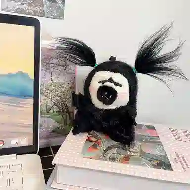 心水好物 潦草炸毛白面僧面猴杜杜毛绒丑萌公仔包包 聚酯纤维 挂件 男女同款情侣款