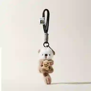 心水好物 可爱萌萌海獭吃鱼毛绒公仔包包挂饰玩偶钥匙扣娃娃 聚酯纤维 挂件 男女同款情侣款