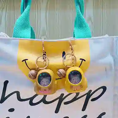 心水好物 创意卡皮巴拉太空舱钥匙扣可发光小夜灯包包 亚克力 挂件 男女同款情侣款