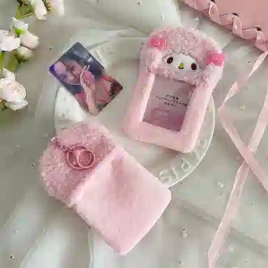 心水好物 卡通粉色小羊卡套小卡收纳套照片展示 毛绒 挂件 男女同款情侣款