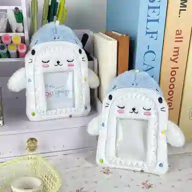 心水好物 鲨鱼猫卡套公交卡保护套爱豆小卡收纳套书包双肩包 毛绒 挂件 男女同款情侣款