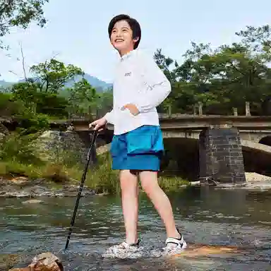 大童 鸿星尔克儿童 纯色拉链连帽长袖防晒服 正白