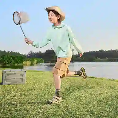 鸿星尔克儿童户外服 连帽纯色亲肤 青少年