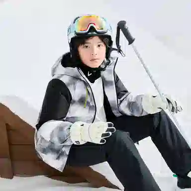 鸿星尔克儿童 潮流保暖舒适百搭羽绒服 冰川白/正黑 青少年