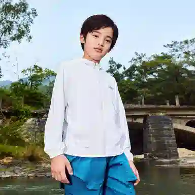 大童 鸿星尔克儿童 纯色拉链连帽长袖防晒服 正白