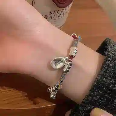 S925