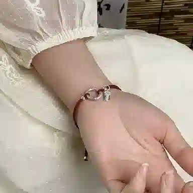 S925