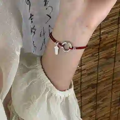 S925
