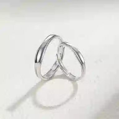 925