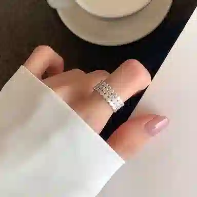S925