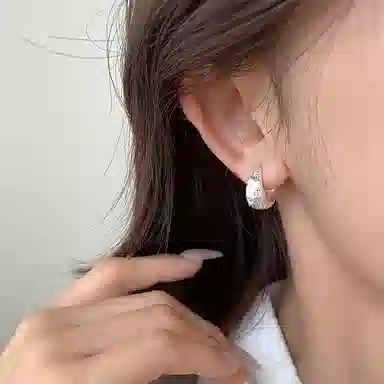 S925