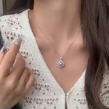 S925