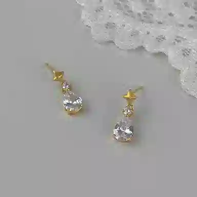 925
