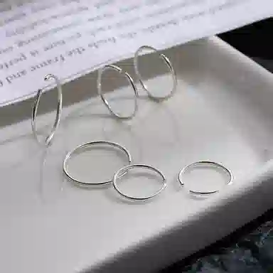 990