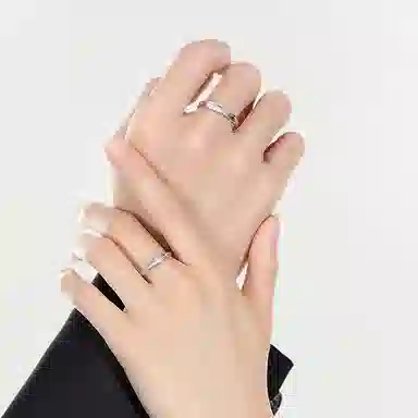 925
