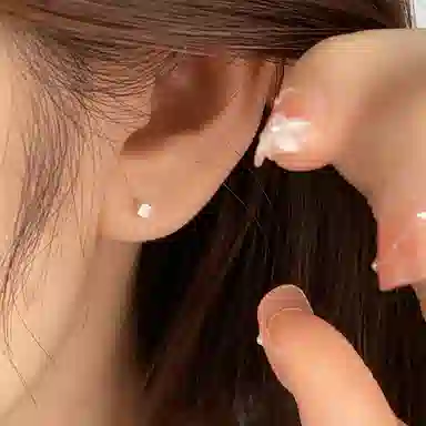 990