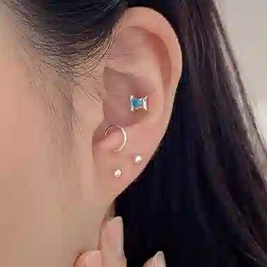 990