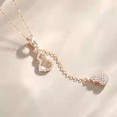 925