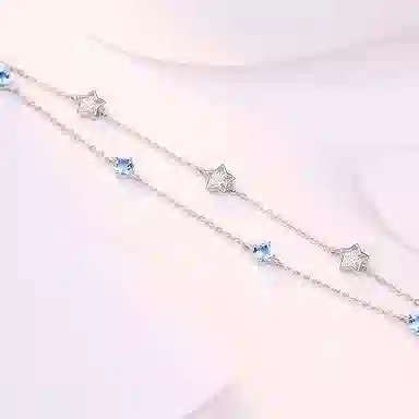 925