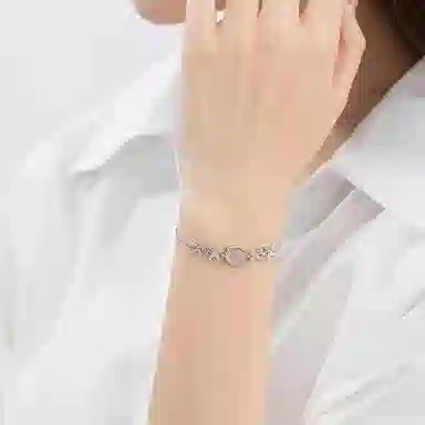 金大福 连荔枝蝴蝶 森系小清新小众设计白月光精致浪漫简约时尚精致百搭高级经典约会通勤可调节手饰#好运 玉髓 手链 女款