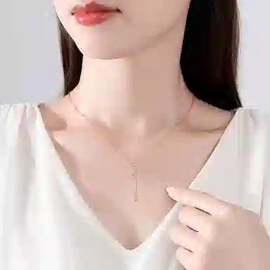 925