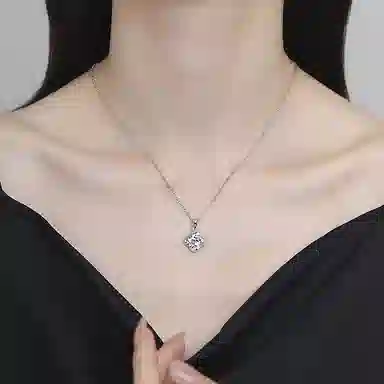 925