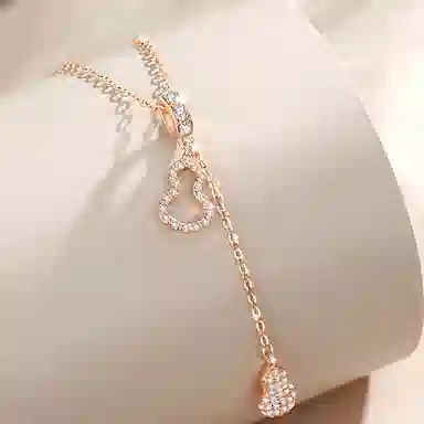 925