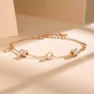 925