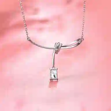 925