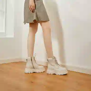 NINE WEST