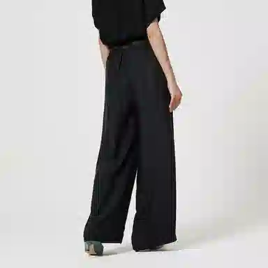 NINE WEST