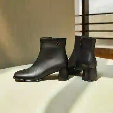 NINE WEST