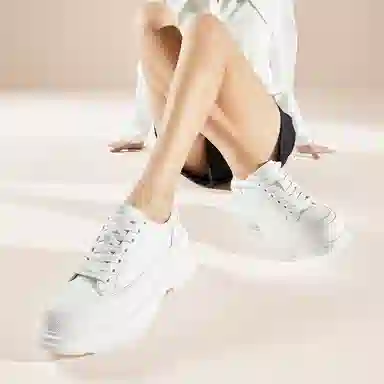 NINE WEST