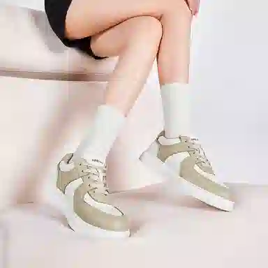 NINE WEST