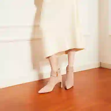 NINE WEST