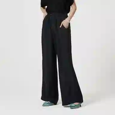 NINE WEST