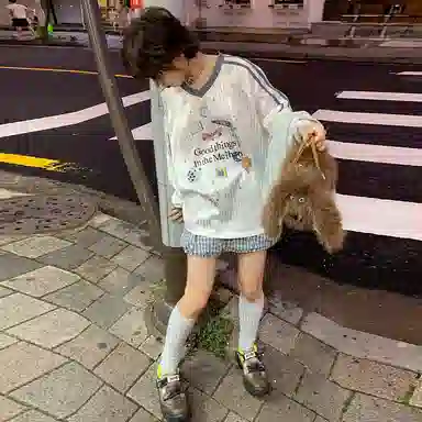 花蔓色 美式时尚休闲印花球衣可爱卡通长袖拼接插肩宽松卫衣 女款 白色 精美礼盒装