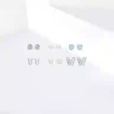 饰伴 皓影蝶月 小巧精致高级质感 优雅雅致 小众设计 日常通勤百搭 时尚简约 #好运 合金 耳钉 男女同款情侣款