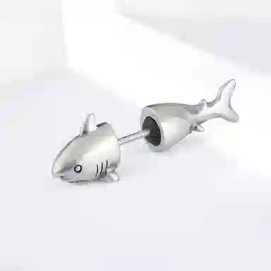 饰伴 鲨潮独鸣 复古轻奢新中式通勤优雅小鲨鱼优雅精致 春夏秋冬可爱国潮 合金 耳环 男女同款情侣款