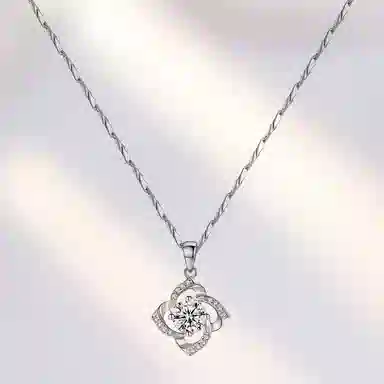 饰伴 四叶草 幸运草轻奢小众高级感设计 银色 项链 女款 # 礼盒款