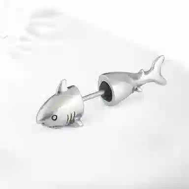 饰伴 鲨潮独鸣 复古轻奢新中式通勤优雅小鲨鱼优雅精致 春夏秋冬可爱国潮 合金 耳环 男女同款情侣款