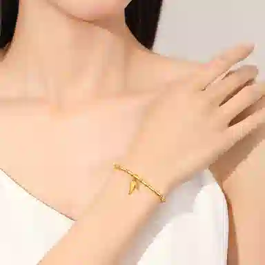 UAK 925