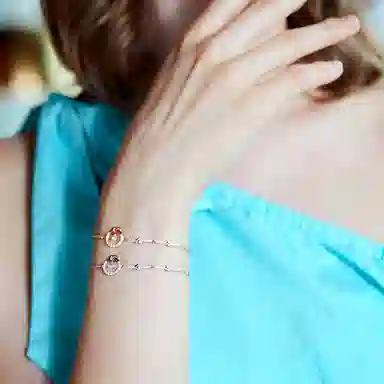 UAK 925