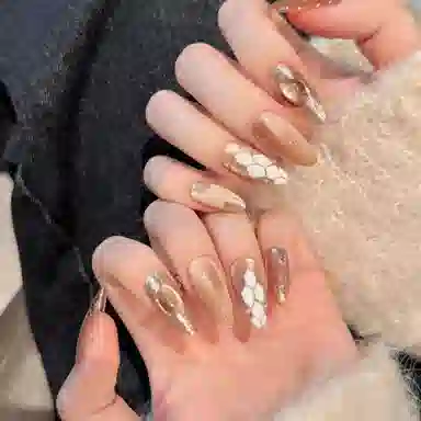 韵月乔 美杜莎显白  穿戴甲 杏仁尖型香槟色跳色 纯欲