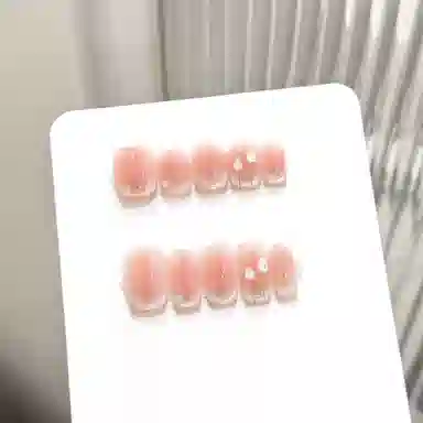 韵月乔 沁水露珠郁金香多巴胺粉红微笑  穿戴甲 短短梯粉色渐变 可爱