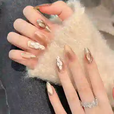 韵月乔 美杜莎显白  穿戴甲 杏仁尖型香槟色跳色 纯欲