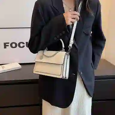 Jane Klain Chain Shoulder Bag