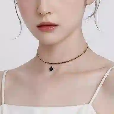 Lady go choker